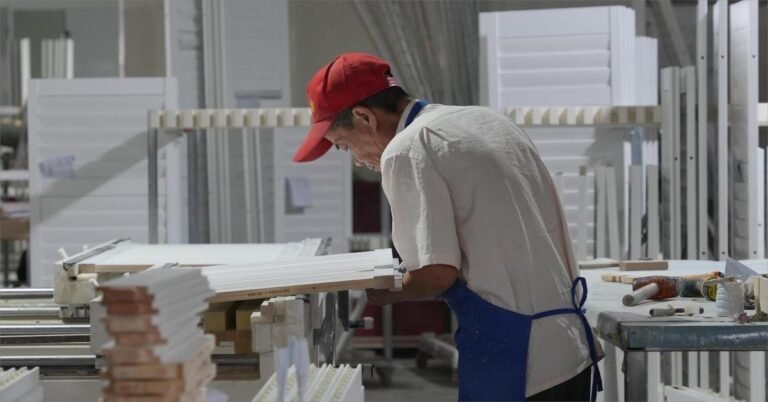 7 Reasons to Choose a Plantation Shutter Factory in China