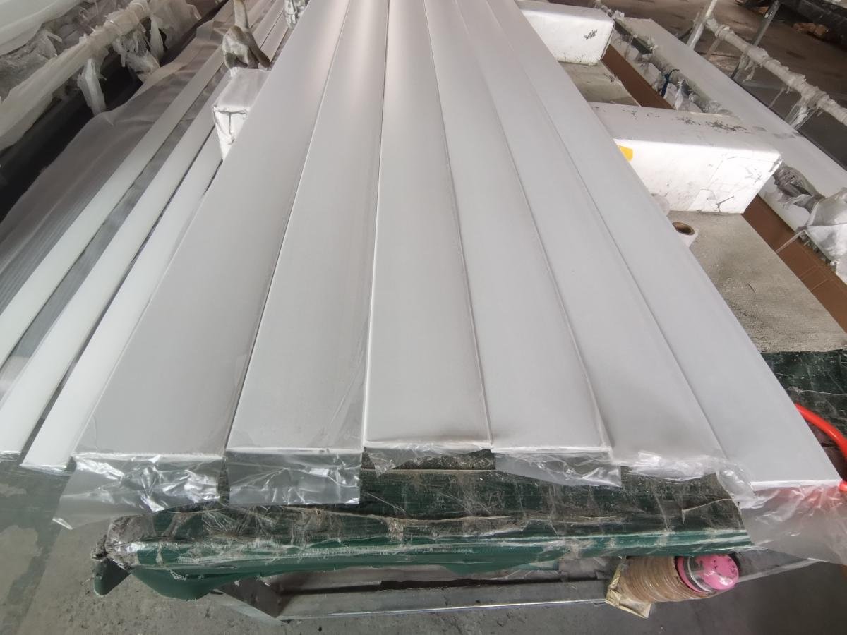 Aluminum extrusion profiles for plantation shutters in factory
