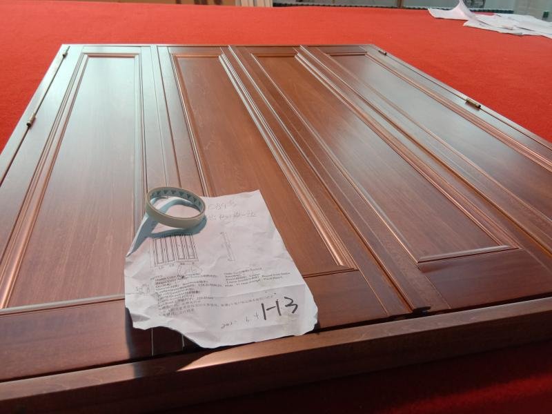 Wood plantation shutters